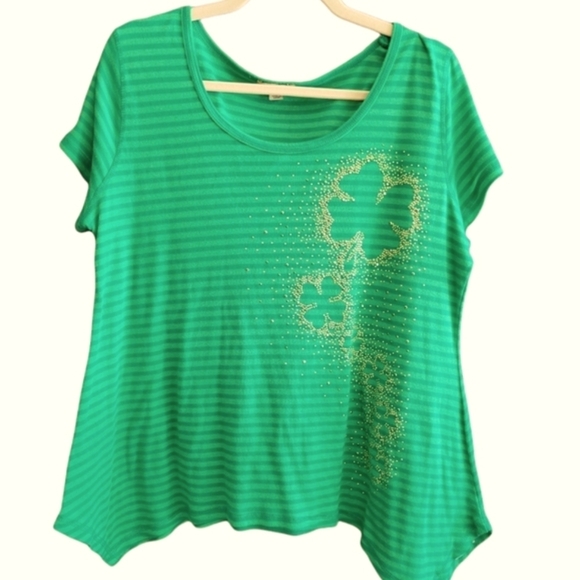 ONE WORLD LUCKY SHAMROCK TEE - Picture 1 of 4